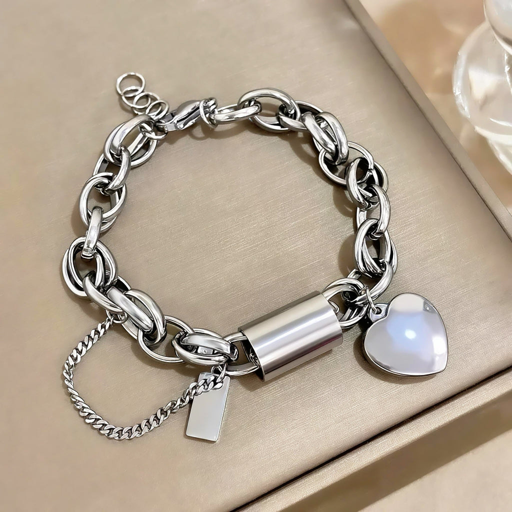 Thick Chain Heart Detailed Bracelet