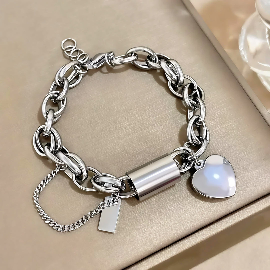 Thick Chain Heart Detailed Bracelet