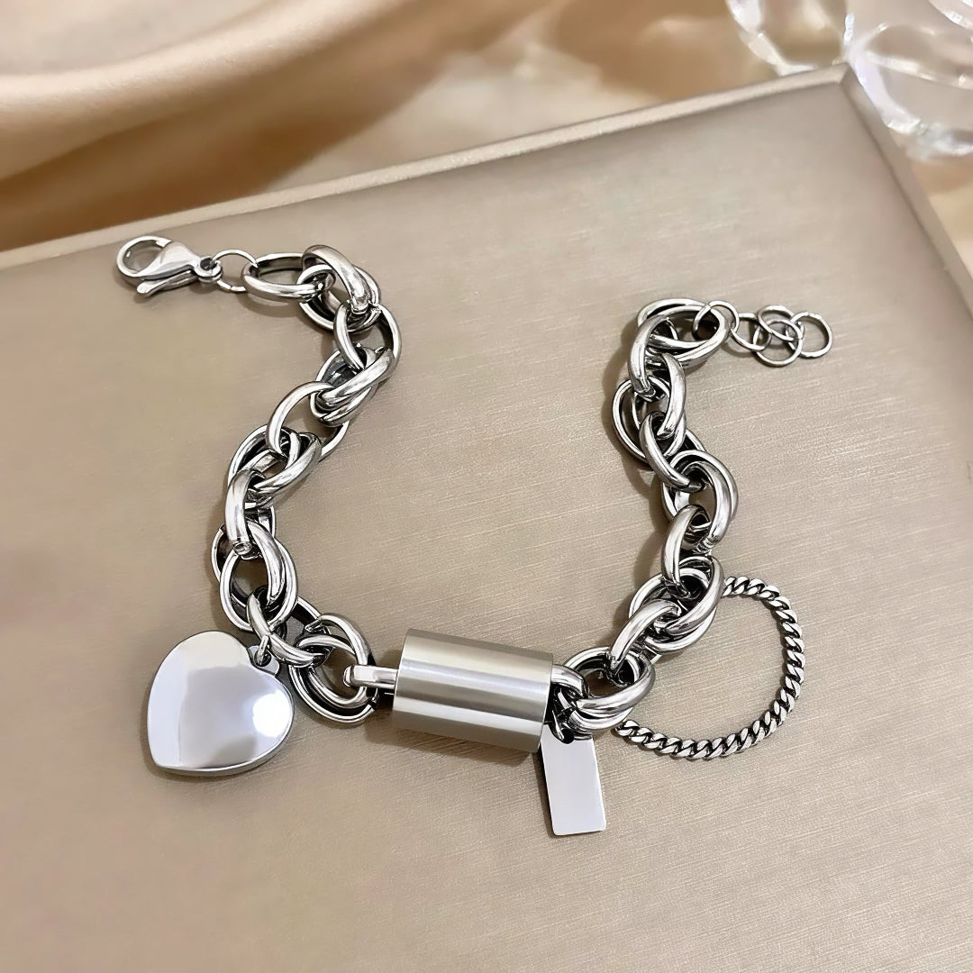 Thick Chain Heart Detailed Bracelet