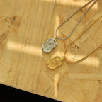 Elegant Tulip Motif Necklace