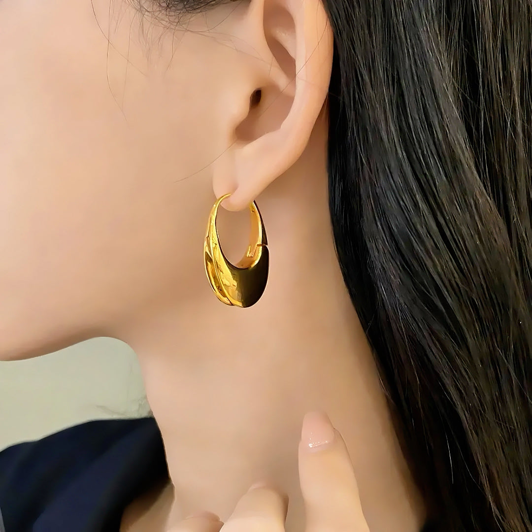 Minimal Oval Earrings