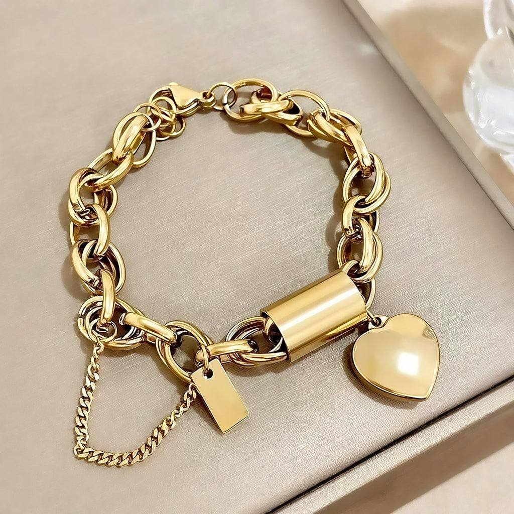 Thick Chain Heart Detailed Bracelet